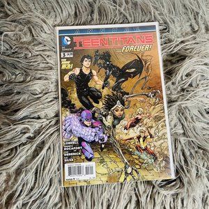 4 Different Type Comic Books: Saga - Dc Comic - Action Comic - Crossed + 100